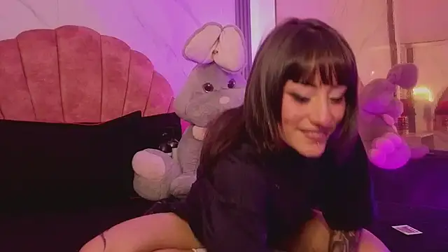 Layla Cullen online show from November 6, 2025, 7:29 pm