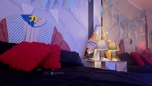 Layla Cullen online show from October 3, 2025, 7:26 pm