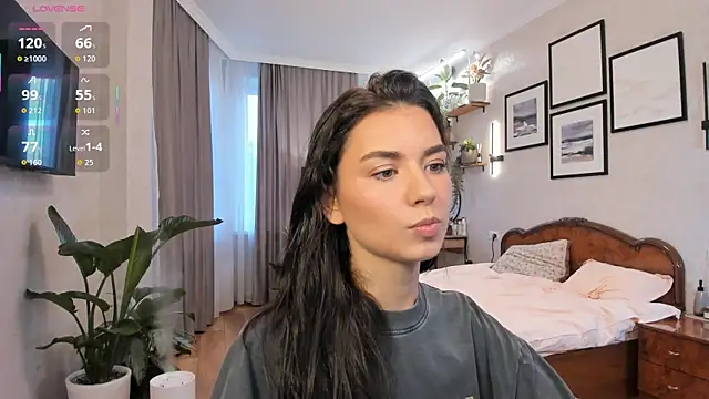 NicoleLuv online show from October 15, 2025, 1:08 pm