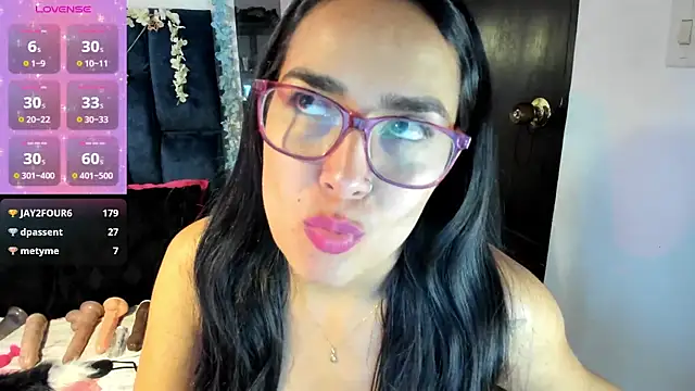 Fiorela Ocean  online show from March 11, 2025, 5:13 pm