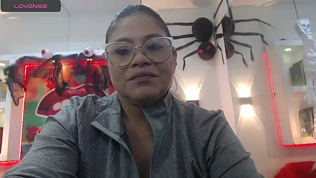 sexy lady 0 online show from October 23, 2025, 12:04 pm
