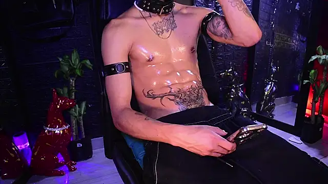 DemonKush-- online show from November 5, 2025, 5:43 am