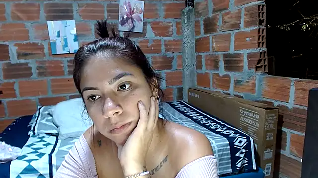 Mary Pompis online show from March 1, 2025, 1:00 am