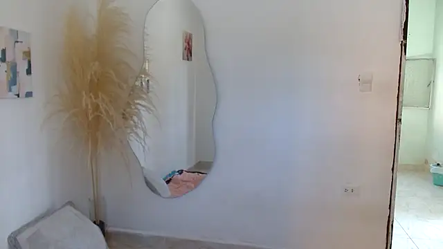 Mary Pompis online show from January 18, 2025, 2:12 pm