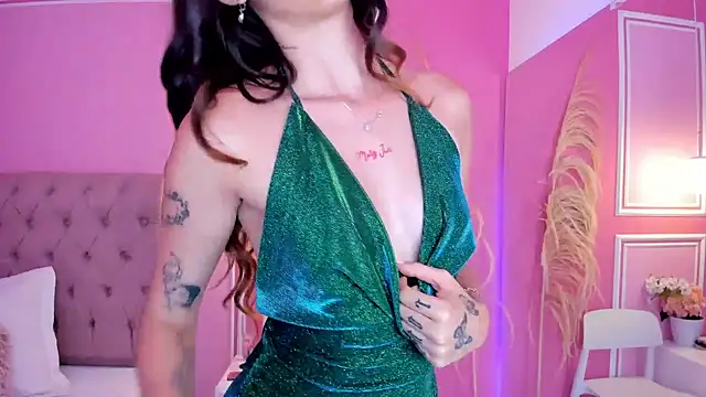 MeganCherryy online show from September 17, 2025, 9:39 pm