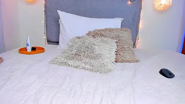 MeganCherryy online show from December 17, 2024, 12:34 am