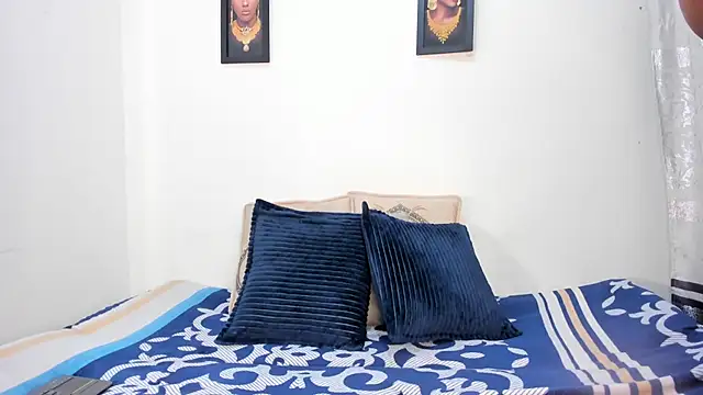 NatashaBenetti online show from September 26, 2025, 1:34 am