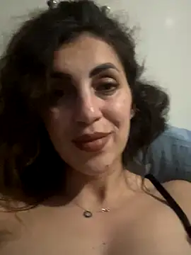 EmaSkyes online show from October 30, 2025, 8:06 pm