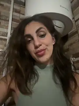 EmaSkyes online show from October 5, 2025, 7:48 pm