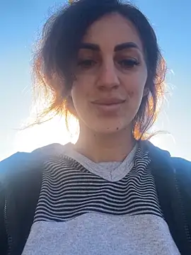 EmaSkyes online show from September 20, 2025, 5:23 am