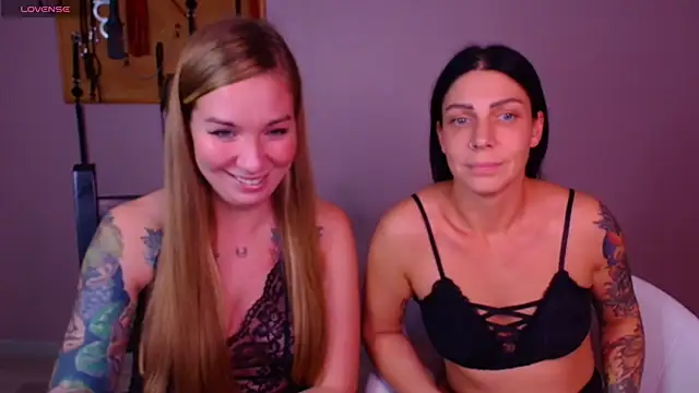 Carrie Moonshine online show from October 10, 2025, 7:36 pm