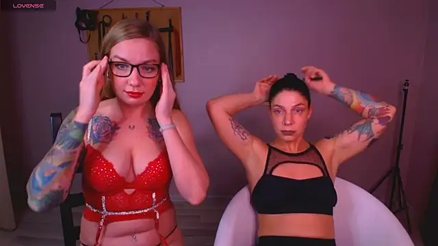 Carrie Moonshine online show from October 15, 2025, 5:43 pm