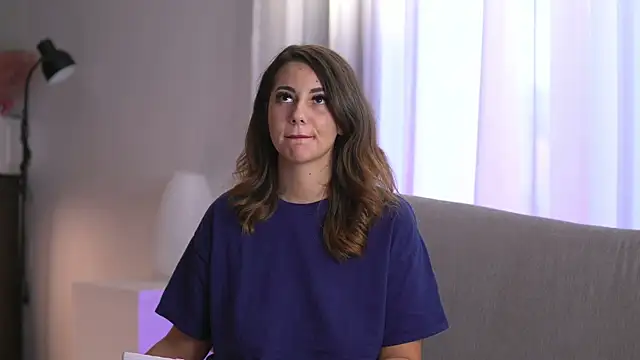 Snapshot of BelleSkye chatting on October 19, 2025, 2:31 pm BelleSkye online show from October 19, 2025, 2:31 pm