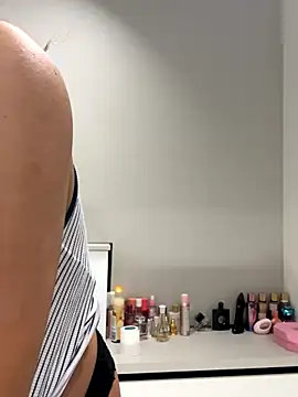 Snapshot of BelleSkye chatting on October 16, 2025, 3:26 am BelleSkye online show from October 16, 2025, 3:26 am