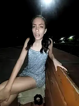 aurelialux online show from March 5, 2025, 4:56 am