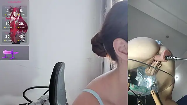 aurelialux online show from October 25, 2025, 7:58 pm