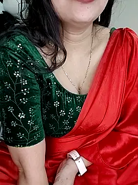 Snapshot of kaamuk_shweta chatting on October 3, 2025, 9:05 pm kaamuk shweta online show from October 3, 2025, 9:05 pm