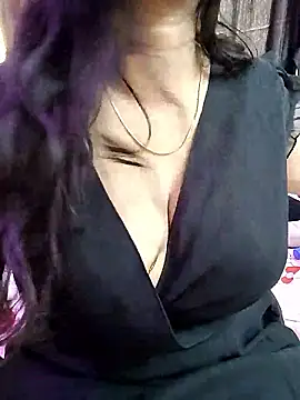 Snapshot of kaamuk_shweta chatting on January 18, 2026, 5:00 am kaamuk shweta online show from January 18, 2026, 5:00 am