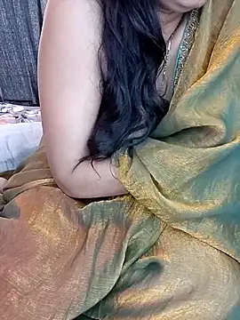 Snapshot of kaamuk_shweta chatting on October 10, 2025, 4:35 am kaamuk shweta online show from October 10, 2025, 4:35 am