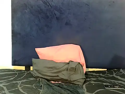 Snapshot of ReginaStar16 chatting on September 21, 2025, 7:19 pm ReginaStar16 online show from September 21, 2025, 7:19 pm