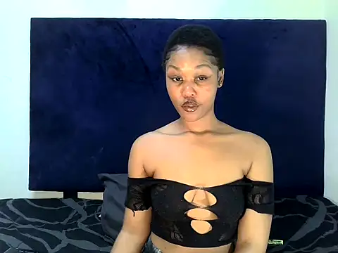 Snapshot of ReginaStar16 chatting on September 18, 2025, 7:39 pm ReginaStar16 online show from September 18, 2025, 7:39 pm