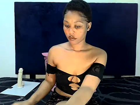 Snapshot of ReginaStar16 chatting on October 5, 2025, 5:36 pm ReginaStar16 online show from October 5, 2025, 5:36 pm