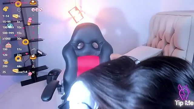 cassiehoward14 online show from September 25, 2025, 6:58 pm