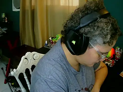 Snapshot of lolalicious_7583 chatting on February 7, 2026, 8:17 pm lolalicious 7583 online show from February 7, 2026, 8:17 pm