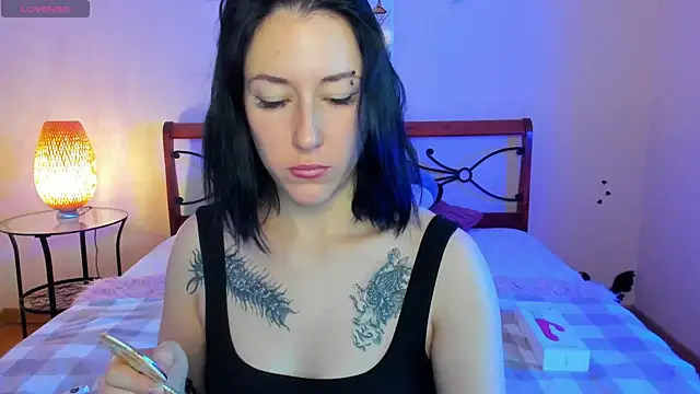 Snapshot of adell_berry chatting on October 24, 2025, 1:48 am adell berry online show from October 24, 2025, 1:48 am