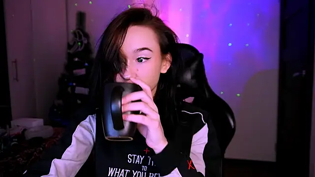 Snapshot of Kimiko__ chatting on January 26, 2025, 10:57 pm Kimiko   online show from January 26, 2025, 10:57 pm