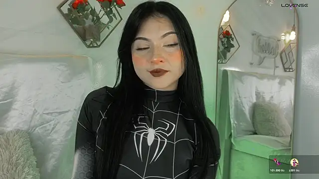 Snapshot of _Rouse_v chatting on October 30, 2025, 2:47 pm  Rouse v online show from October 30, 2025, 2:47 pm