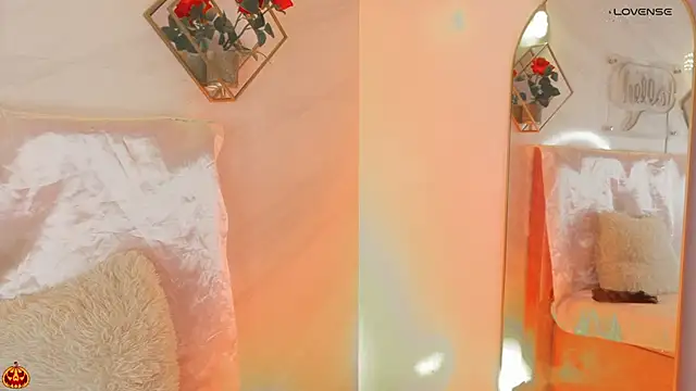 Snapshot of _Rouse_v chatting on October 17, 2025, 2:41 pm  Rouse v online show from October 17, 2025, 2:41 pm