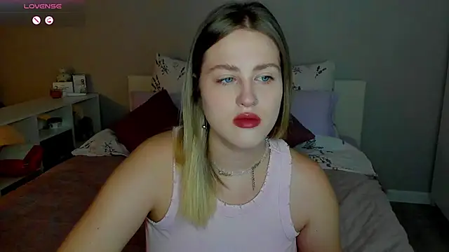 Snapshot of _Sarah_Soul_ chatting on October 6, 2025, 12:12 am Sarah Soul online show from October 6, 2025, 12:12 am