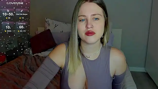 Snapshot of _Sarah_Soul_ chatting on October 13, 2025, 12:12 am Sarah Soul online show from October 13, 2025, 12:12 am