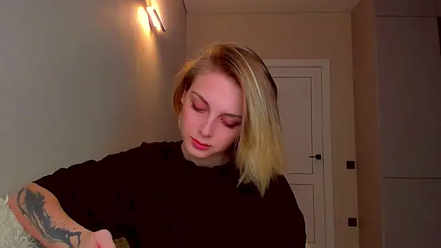 pretty girlnextdoor online show from March 18, 2025, 7:01 pm