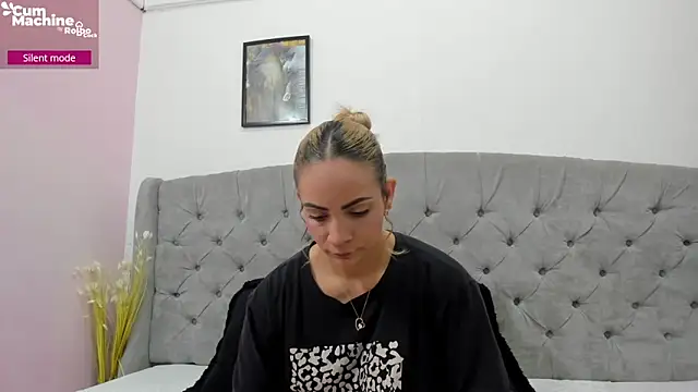 Snapshot of Valesskahall chatting on October 22, 2025, 11:53 am Valesskahall online show from October 22, 2025, 11:53 am