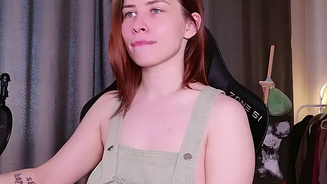 callmetori online show from December 16, 2025, 5:44 am