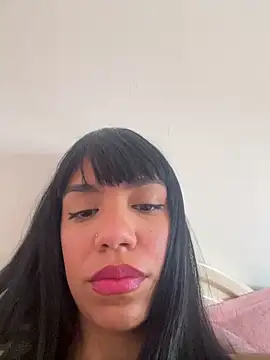 -Naomyy- online show from April 11, 2026, 3:59 pm