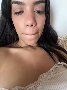 Snapshot of -Naomyy- chatting on December 29, 2024, 1:38 pm -Naomyy- online show from December 29, 2024, 1:38 pm