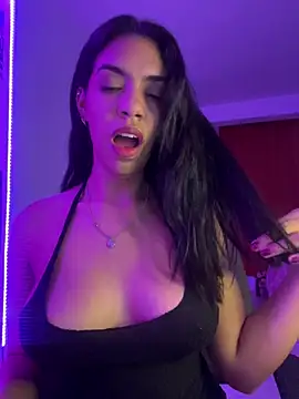 Snapshot of -Naomyy- chatting on December 11, 2024, 12:12 am -Naomyy- online show from December 11, 2024, 12:12 am