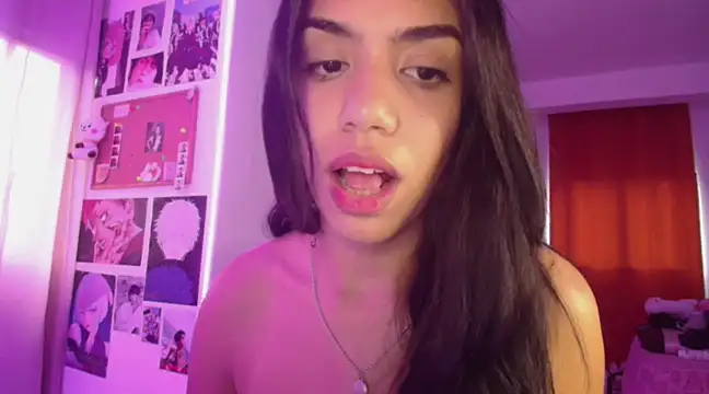 Snapshot of -Naomyy- chatting on December 10, 2024, 9:11 pm -Naomyy- online show from December 10, 2024, 9:11 pm