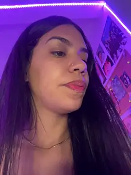 Snapshot of -Naomyy- chatting on December 29, 2024, 9:52 pm -Naomyy- online show from December 29, 2024, 9:52 pm