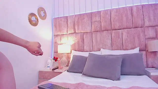 Cloesweet 1 online show from February 26, 2025, 2:49 pm