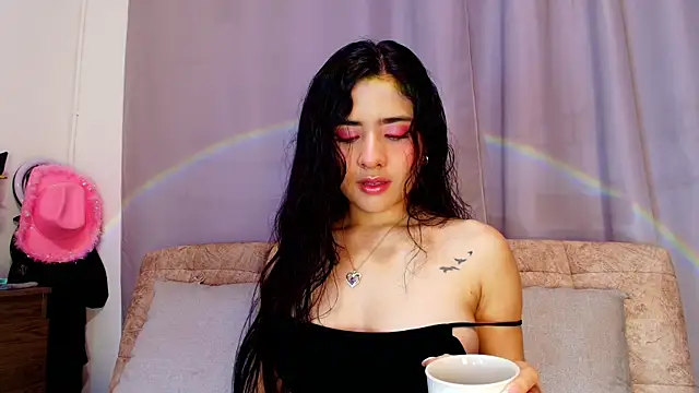 Snapshot of adara_johnson__ chatting on October 20, 2025, 11:44 am adara johnson   online show from October 20, 2025, 11:44 am