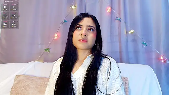 adara johnson   online show from December 5, 2025, 12:04 pm