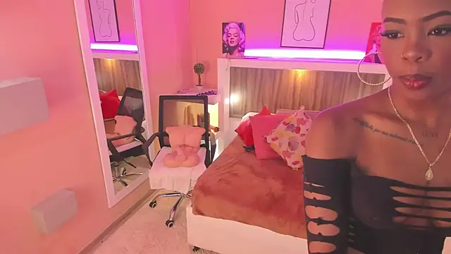 Renata Foxx2 online show from January 22, 2025, 1:32 pm