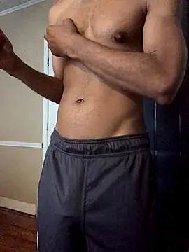 Snapshot of yosparky chatting on October 15, 2025, 10:29 pm yosparky online show from October 15, 2025, 10:29 pm