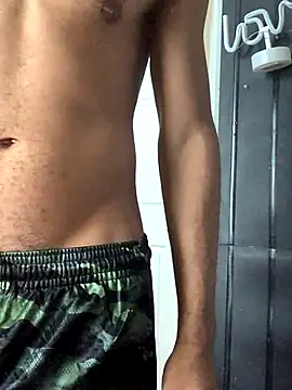 Snapshot of yosparky chatting on September 25, 2025, 8:37 pm yosparky online show from September 25, 2025, 8:37 pm