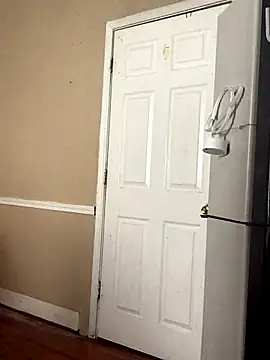 Snapshot of yosparky chatting on October 3, 2025, 8:43 pm yosparky online show from October 3, 2025, 8:43 pm