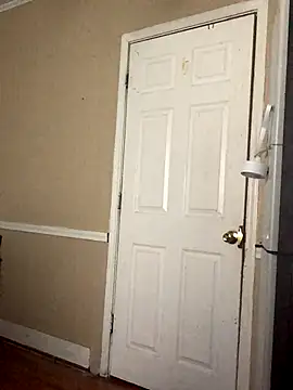 Snapshot of yosparky chatting on October 5, 2025, 4:42 pm yosparky online show from October 5, 2025, 4:42 pm